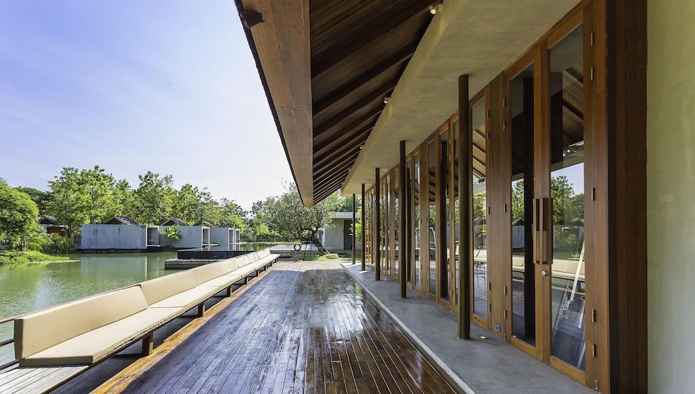 Into The Forest Resort Bangkok Exterior photo